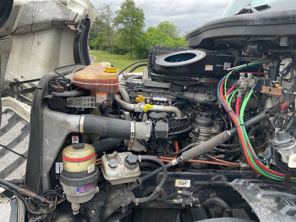 Day Cab Tractor-Heavy Duty Tractors-Freightliner-2018-T12664ST-Rochester-NY-342,442\n\t\tmiles-$ 54,000 - Image 16