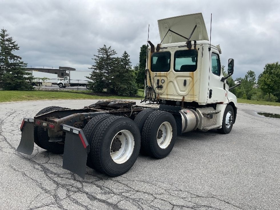 Day Cab Tractor-Heavy Duty Tractors-Freightliner-2018-T12664ST-Rochester-NY-342,442\n\t\tmiles-$ 54,000 - Image 7