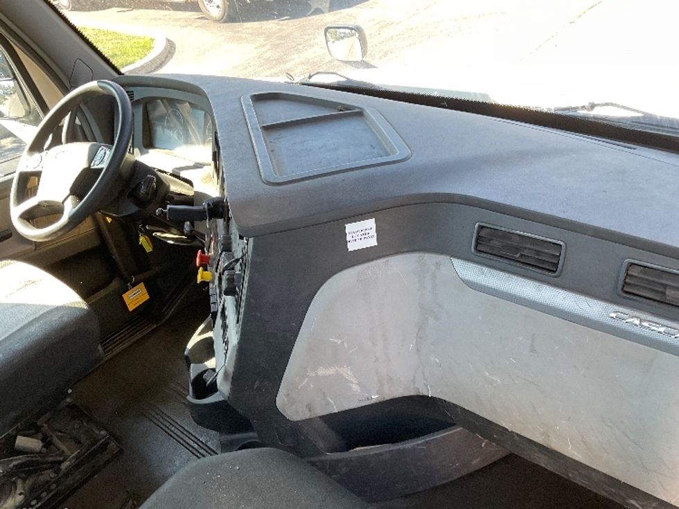 Day Cab Tractor-Heavy Duty Tractors-Freightliner-2018-T12664ST-Rochester-NY-414,460\n\t\tmiles-$ 31,500 - Image 13