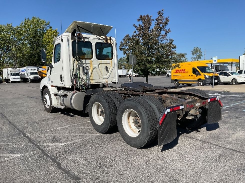 Day Cab Tractor-Heavy Duty Tractors-Freightliner-2018-T12664ST-Rochester-NY-414,460\n\t\tmiles-$ 31,500 - Image 5