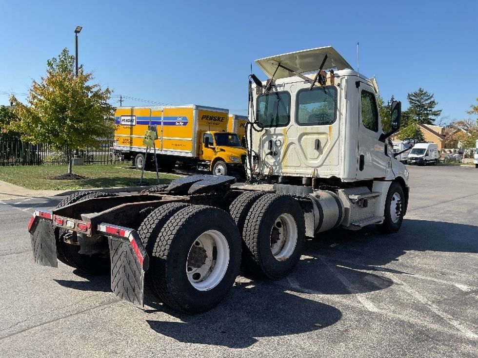 Day Cab Tractor-Heavy Duty Tractors-Freightliner-2018-T12664ST-Rochester-NY-414,460\n\t\tmiles-$ 31,500 - Image 7