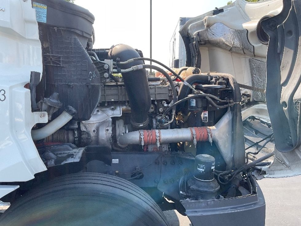 Day Cab Tractor-Heavy Duty Tractors-Freightliner-2018-T12664ST-Sacramento-CA-521,064\n\t\tmiles-$ 38,000 - Image 13