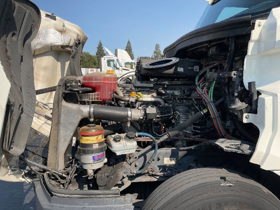 Day Cab Tractor-Heavy Duty Tractors-Freightliner-2018-T12664ST-Sacramento-CA-521,064\n\t\tmiles-$ 38,000 - Image 14