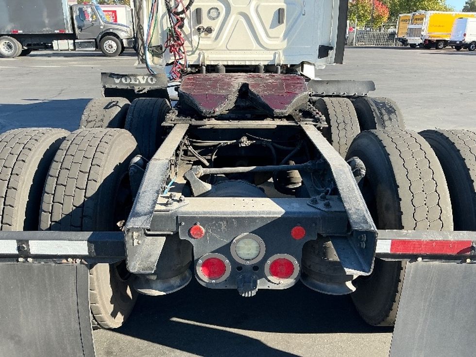 Day Cab Tractor-Heavy Duty Tractors-Freightliner-2018-T12664ST-Sacramento-CA-556,256\n\t\tmiles-$ 34,250 - Image 6