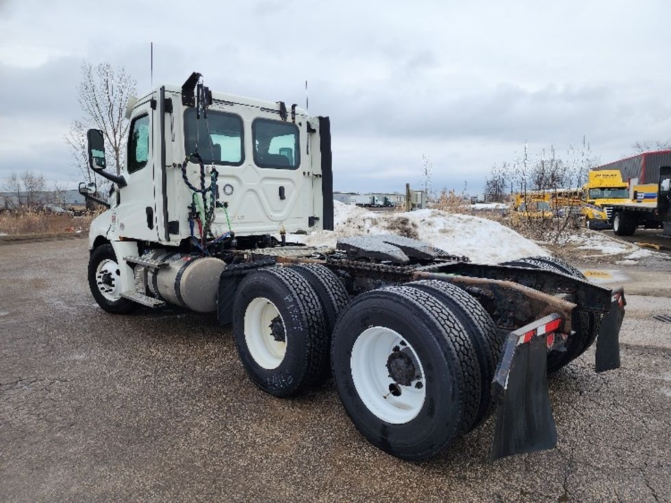Day Cab Tractor-Heavy Duty Tractors-Freightliner-2018-T12664ST-Saginaw-MI-198,577\n\t\tmiles-$ 50,500 - Image 5