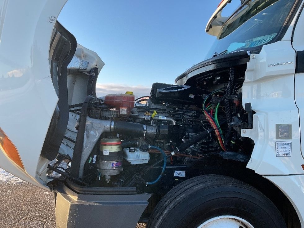 Day Cab Tractor-Heavy Duty Tractors-Freightliner-2018-T12664ST-Saginaw-MI-232,401\n\t\tmiles-$ 54,000 - Image 16