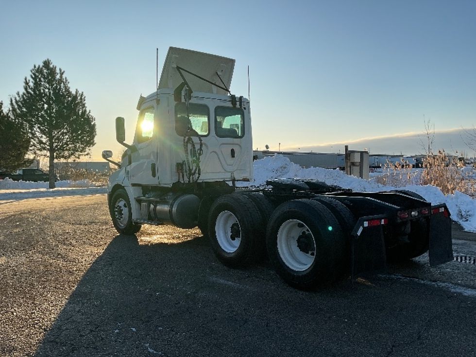 Day Cab Tractor-Heavy Duty Tractors-Freightliner-2018-T12664ST-Saginaw-MI-232,401\n\t\tmiles-$ 54,000 - Image 5