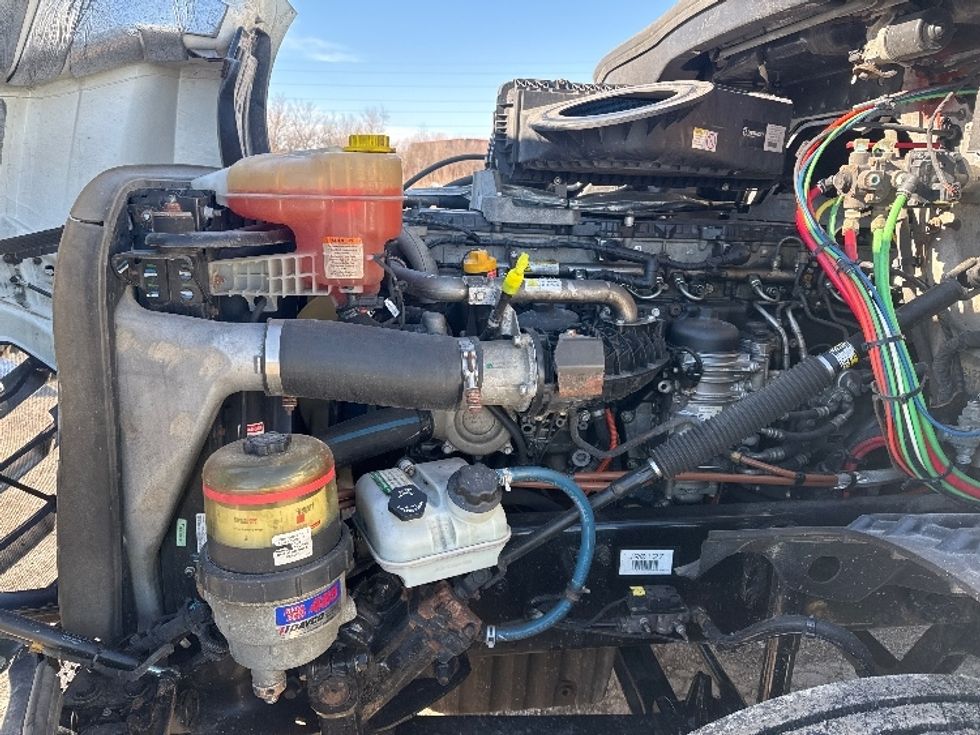 Day Cab Tractor-Heavy Duty Tractors-Freightliner-2018-T12664ST-Saginaw-MI-272,260\n\t\tmiles-$ 52,000 - Image 16