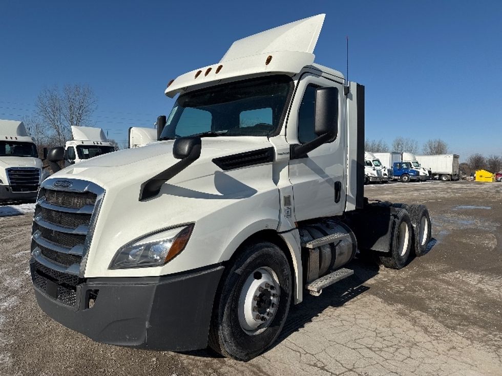 Day Cab Tractor-Heavy Duty Tractors-Freightliner-2018-T12664ST-Saginaw-MI-272,260\n\t\tmiles-$ 52,000 - Image 3