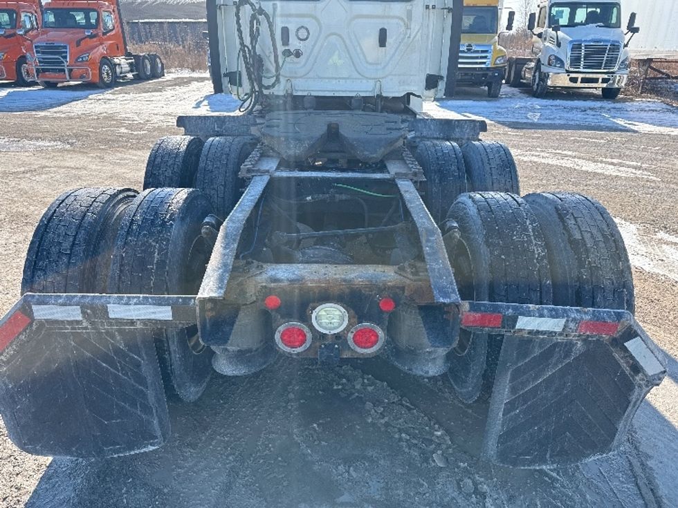 Day Cab Tractor-Heavy Duty Tractors-Freightliner-2018-T12664ST-Saginaw-MI-272,260\n\t\tmiles-$ 52,000 - Image 6