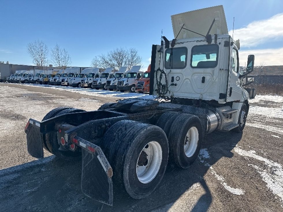 Day Cab Tractor-Heavy Duty Tractors-Freightliner-2018-T12664ST-Saginaw-MI-272,260\n\t\tmiles-$ 52,000 - Image 7