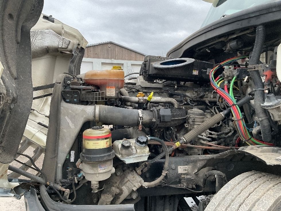 Day Cab Tractor-Heavy Duty Tractors-Freightliner-2018-T12664ST-Saginaw-MI-294,887\n\t\tmiles-$ 50,750 - Image 16