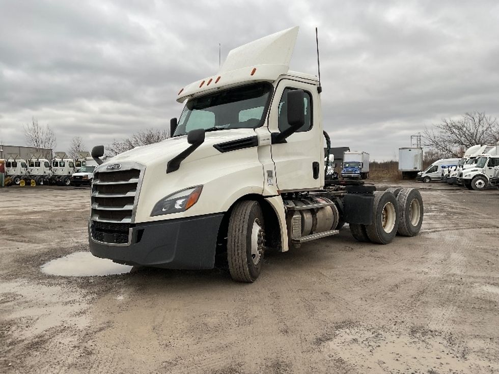 Day Cab Tractor-Heavy Duty Tractors-Freightliner-2018-T12664ST-Saginaw-MI-294,887\n\t\tmiles-$ 50,750 - Image 3