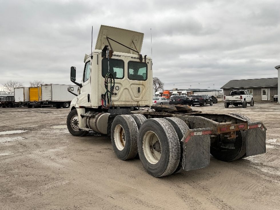Day Cab Tractor-Heavy Duty Tractors-Freightliner-2018-T12664ST-Saginaw-MI-294,887\n\t\tmiles-$ 50,750 - Image 5