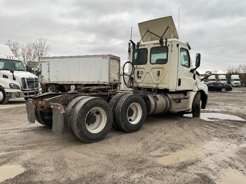 Day Cab Tractor-Heavy Duty Tractors-Freightliner-2018-T12664ST-Saginaw-MI-294,887\n\t\tmiles-$ 50,750 - Image 7