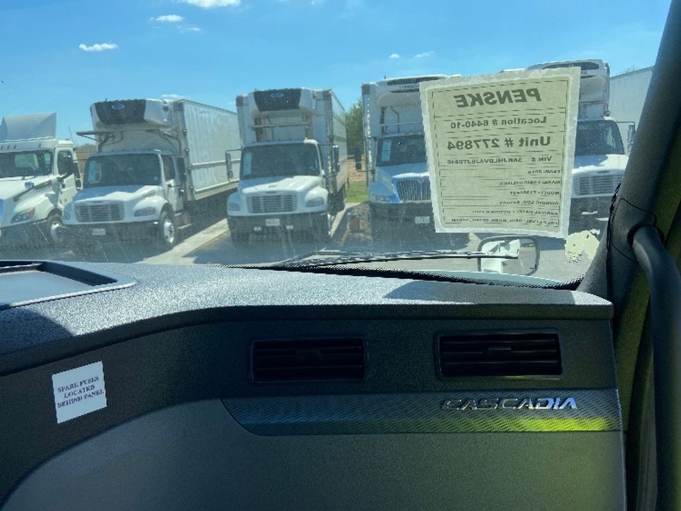 Day Cab Tractor-Heavy Duty Tractors-Freightliner-2018-T12664ST-San Antonio-TX-222,385\n\t\tmiles-$ 53,250 - Image 13