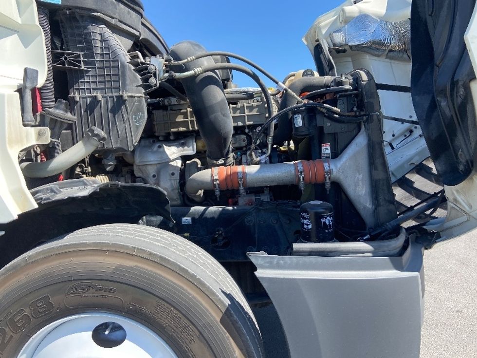 Day Cab Tractor-Heavy Duty Tractors-Freightliner-2018-T12664ST-San Antonio-TX-222,385\n\t\tmiles-$ 53,250 - Image 15