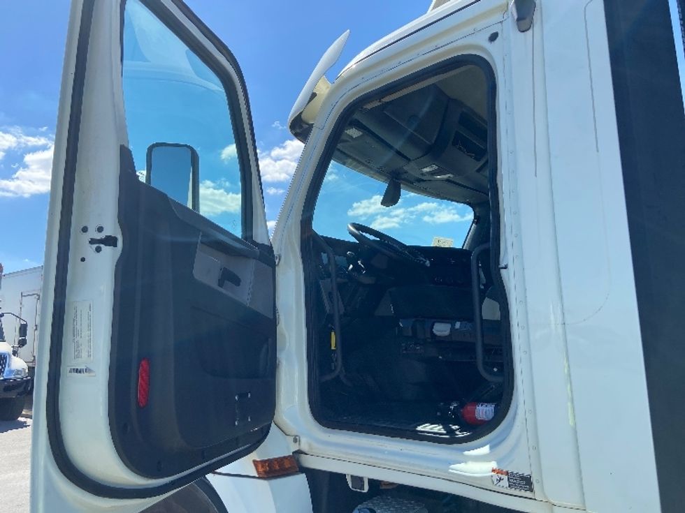 Day Cab Tractor-Heavy Duty Tractors-Freightliner-2018-T12664ST-San Antonio-TX-222,385\n\t\tmiles-$ 53,250 - Image 9