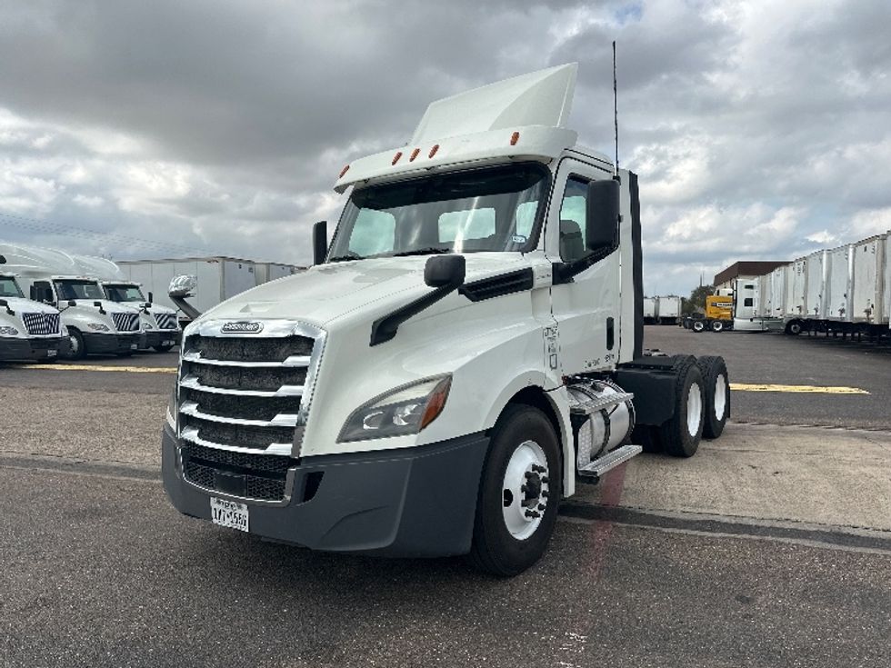 Your Next Used 2018 Freightliner T12664ST, 277905, Is For Sale And