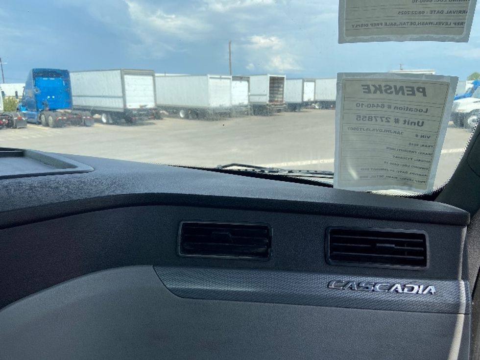 Day Cab Tractor-Heavy Duty Tractors-Freightliner-2018-T12664ST-San Antonio-TX-529,010\n\t\tmiles-$ 38,750 - Image 13