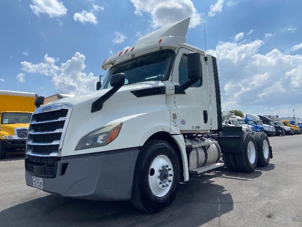 Day Cab Tractor-Heavy Duty Tractors-Freightliner-2018-T12664ST-San Antonio-TX-529,010\n\t\tmiles-$ 38,750 - Image 3