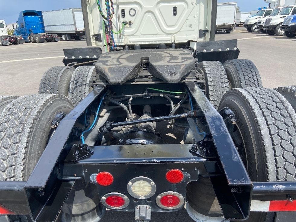 Day Cab Tractor-Heavy Duty Tractors-Freightliner-2018-T12664ST-San Antonio-TX-529,010\n\t\tmiles-$ 38,750 - Image 6