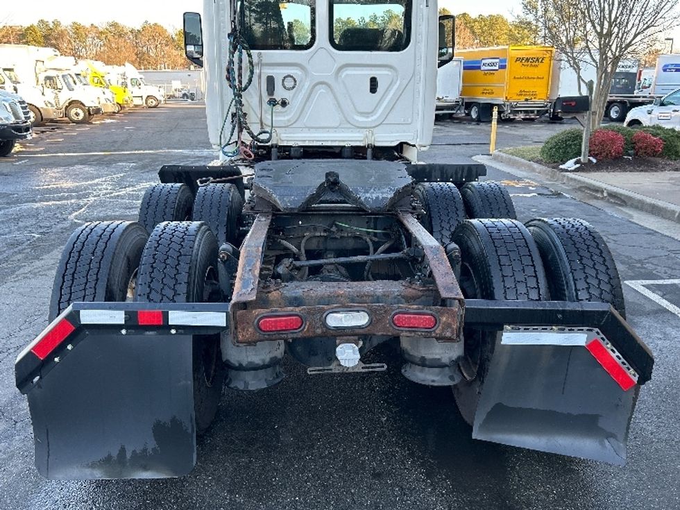 Day Cab Tractor-Heavy Duty Tractors-Freightliner-2018-T12664ST-Sandston-VA-357,036\n\t\tmiles-$ 51,750 - Image 6