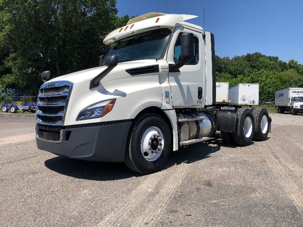 Day Cab Tractor-Heavy Duty Tractors-Freightliner-2018-T12664ST-Shreveport-LA-344,366\n\t\tmiles-$ 49,000 - Image 3