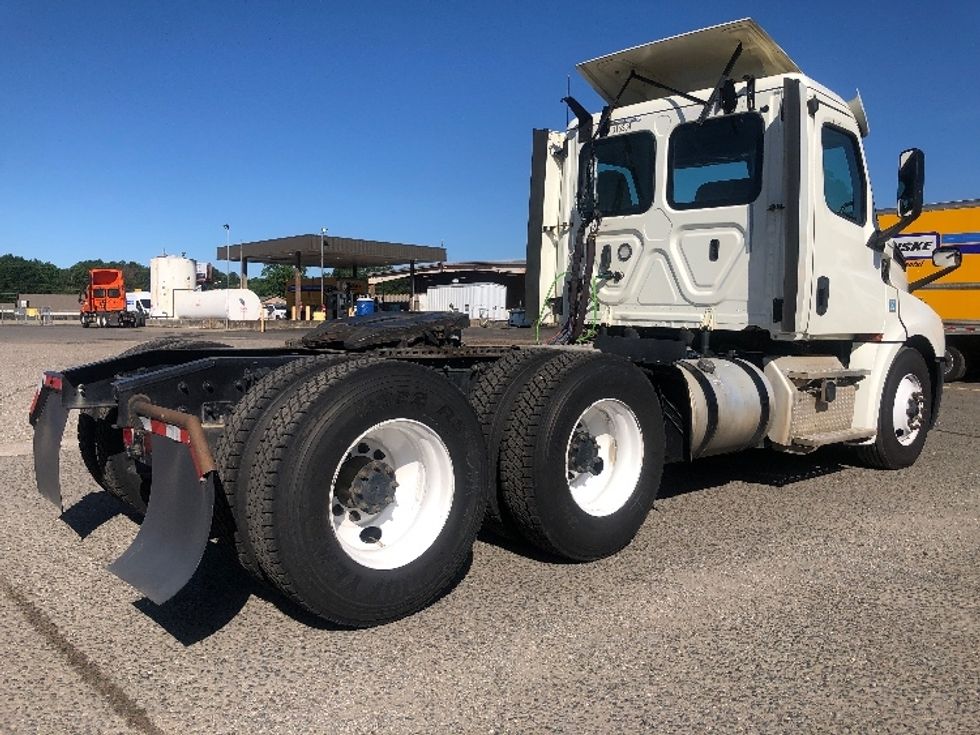 Day Cab Tractor-Heavy Duty Tractors-Freightliner-2018-T12664ST-Shreveport-LA-344,366\n\t\tmiles-$ 49,000 - Image 7