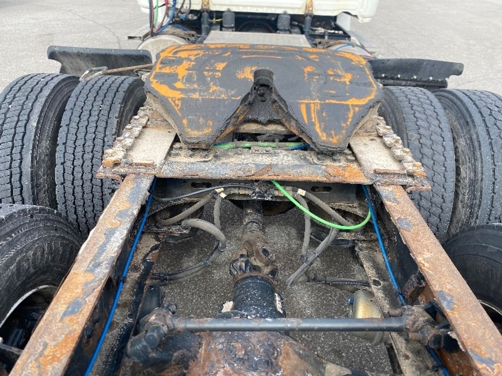 Day Cab Tractor-Heavy Duty Tractors-Freightliner-2018-T12664ST-South Bend-IN-502,798\n\t\tmiles-$ 41,000 - Image 6