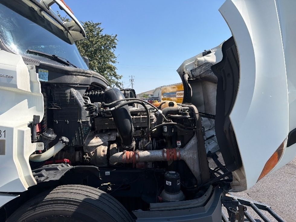 Day Cab Tractor-Heavy Duty Tractors-Freightliner-2018-T12664ST-Spokane Valley-WA-537,908\n\t\tmiles-$ 38,000 - Image 15