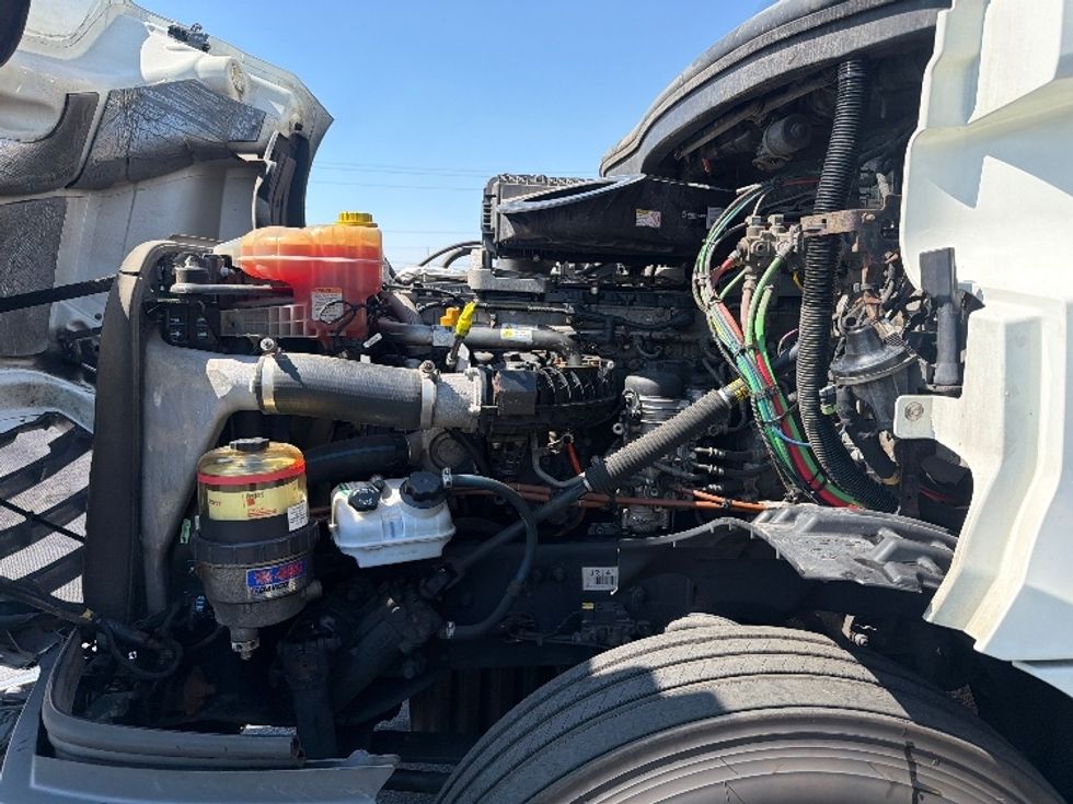 Day Cab Tractor-Heavy Duty Tractors-Freightliner-2018-T12664ST-Spokane Valley-WA-537,908\n\t\tmiles-$ 38,000 - Image 16