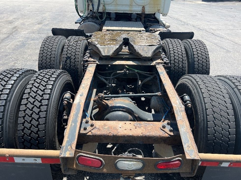 Day Cab Tractor-Heavy Duty Tractors-Freightliner-2018-T12664ST-Sturtevant-WI-466,426\n\t\tmiles-$ 39,000 - Image 6