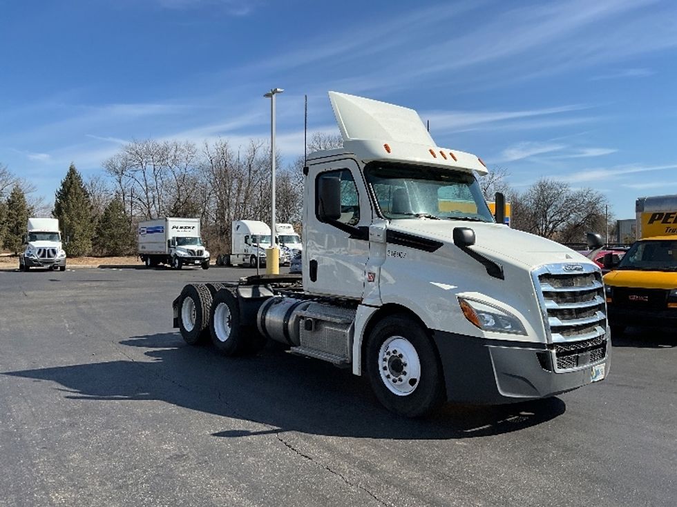 Day Cab Tractor-Heavy Duty Tractors-Freightliner-2018-T12664ST-Swedesboro-NJ-248,256\n\t\tmiles-$ 48,500 - Image 1