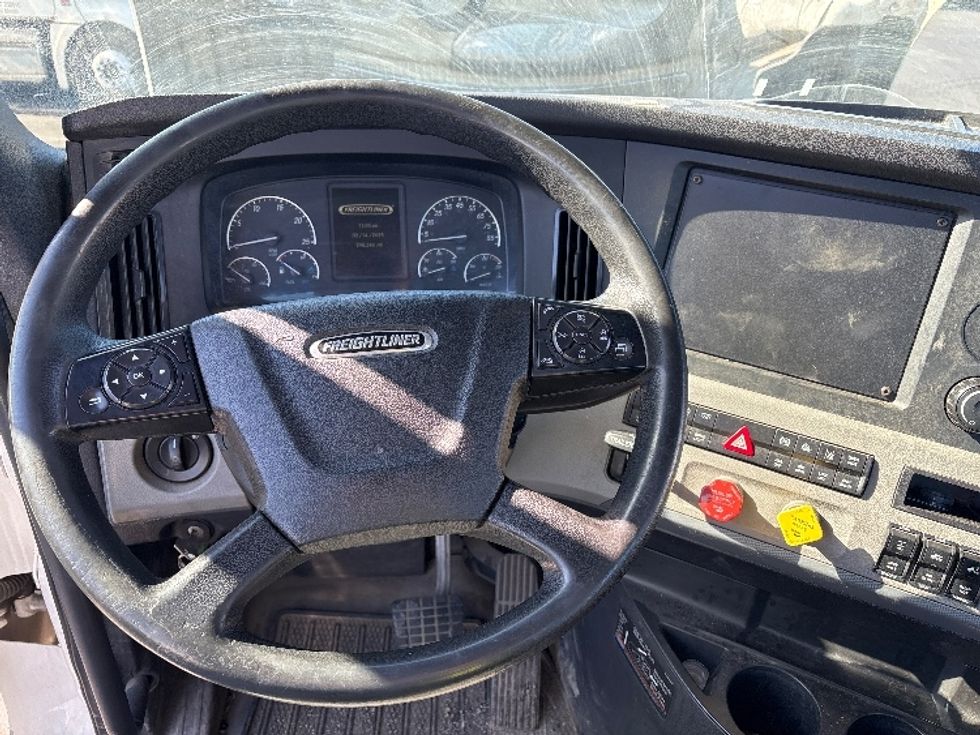 Day Cab Tractor-Heavy Duty Tractors-Freightliner-2018-T12664ST-Swedesboro-NJ-248,256\n\t\tmiles-$ 48,500 - Image 11