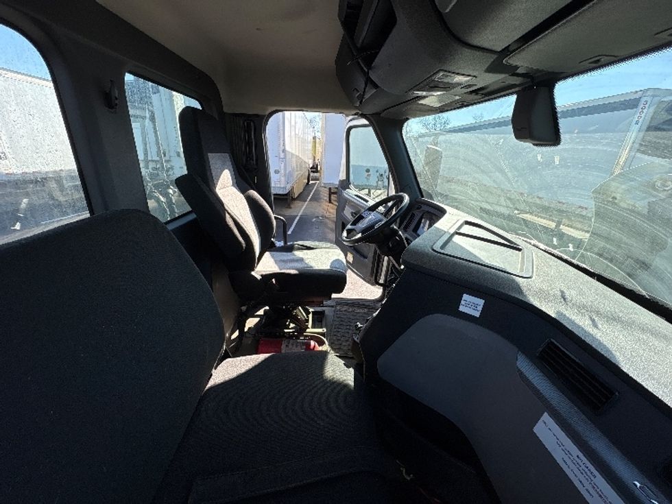 Day Cab Tractor-Heavy Duty Tractors-Freightliner-2018-T12664ST-Swedesboro-NJ-248,256\n\t\tmiles-$ 48,500 - Image 14