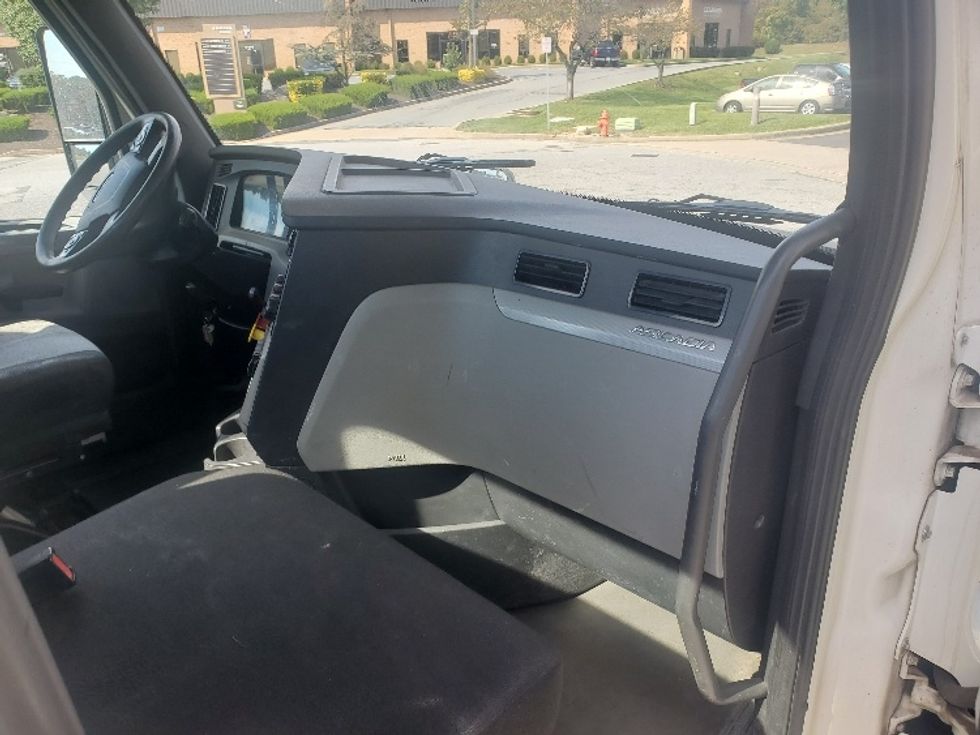 Day Cab Tractor-Heavy Duty Tractors-Freightliner-2018-T12664ST-Swedesboro-NJ-404,247\n\t\tmiles-$ 47,250 - Image 13