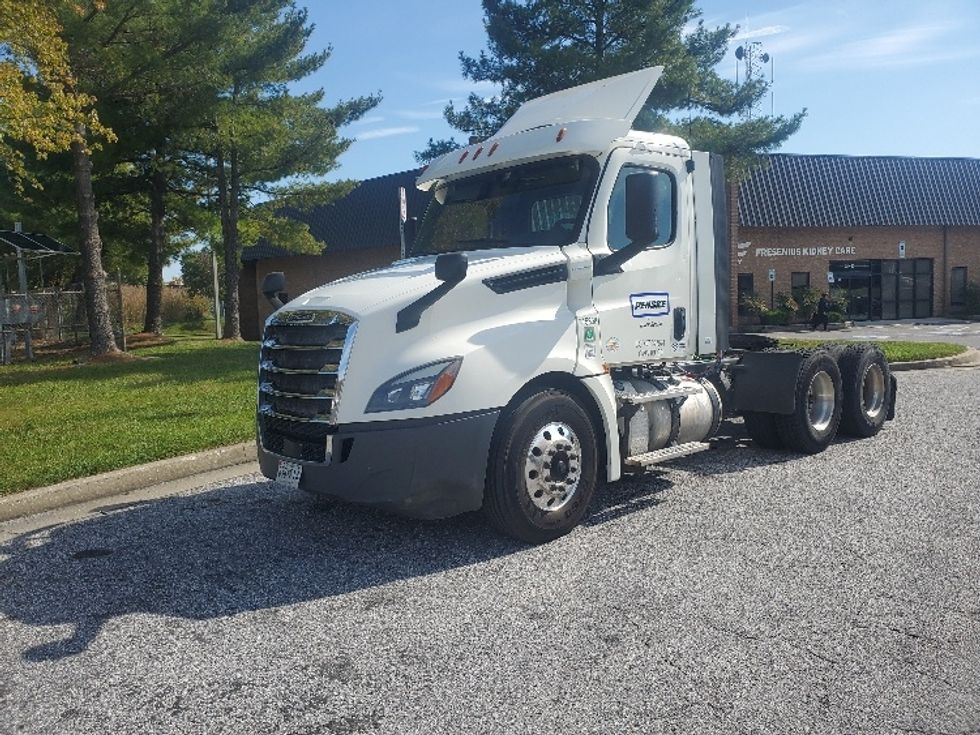 Day Cab Tractor-Heavy Duty Tractors-Freightliner-2018-T12664ST-Swedesboro-NJ-404,247\n\t\tmiles-$ 47,250 - Image 3