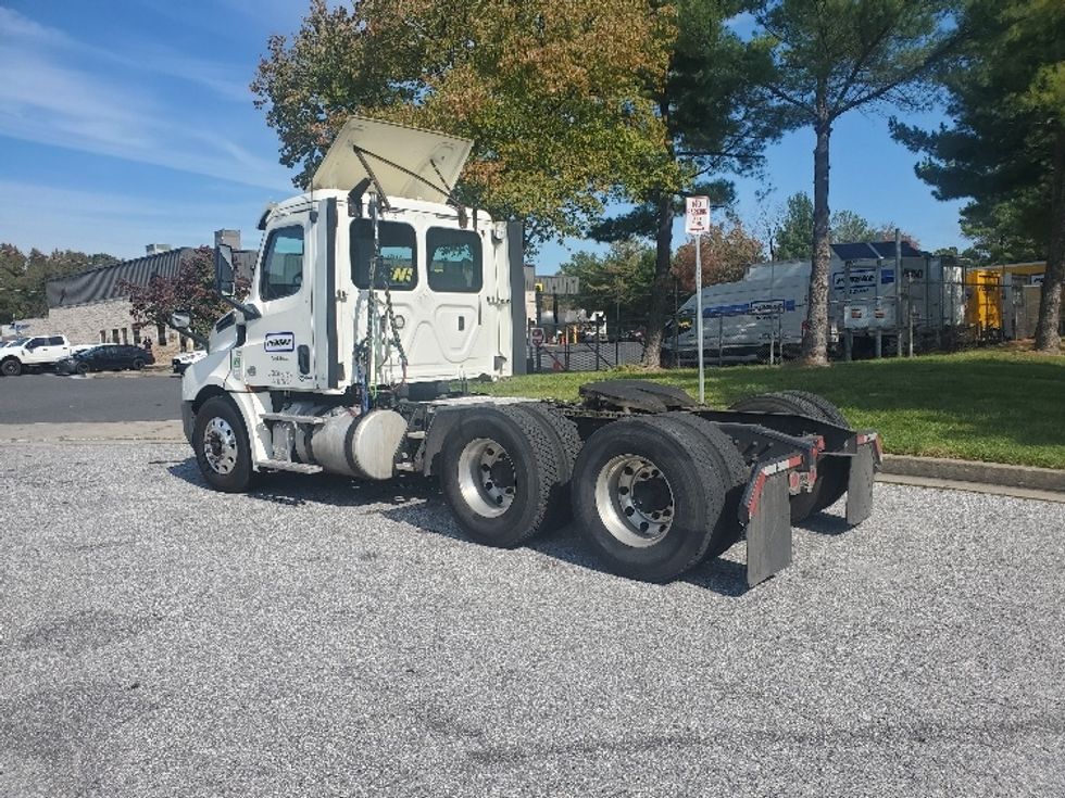Day Cab Tractor-Heavy Duty Tractors-Freightliner-2018-T12664ST-Swedesboro-NJ-404,247\n\t\tmiles-$ 47,250 - Image 5