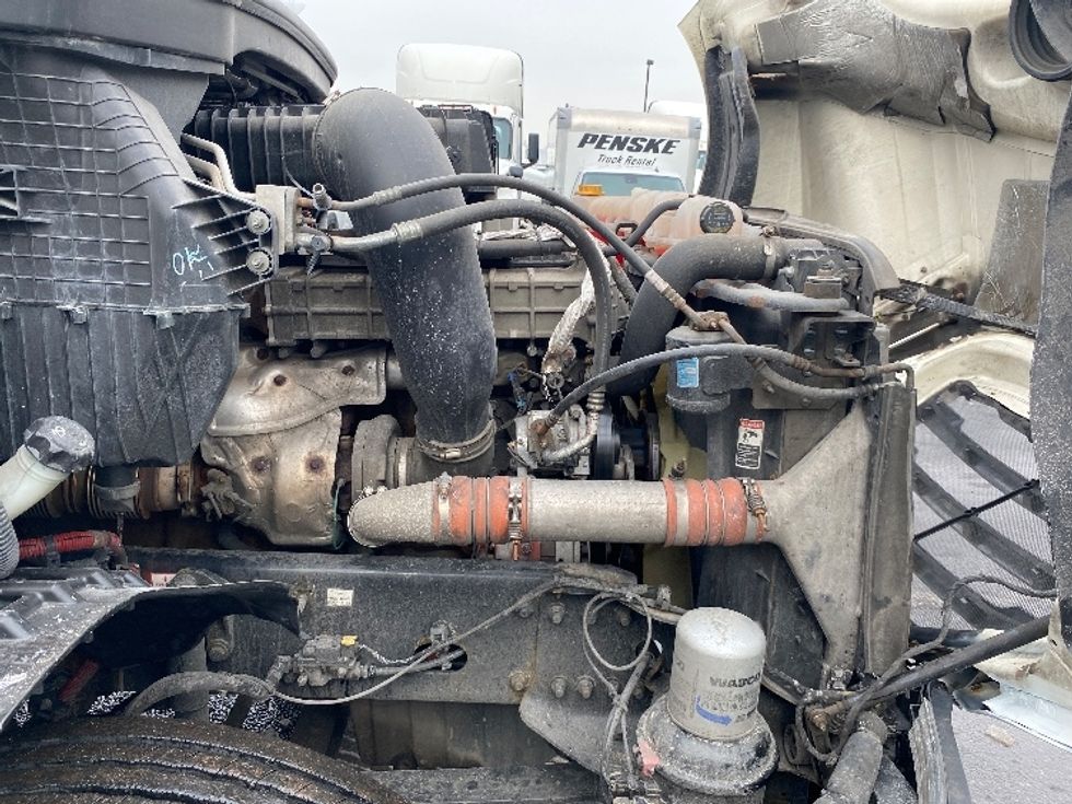 Day Cab Tractor-Heavy Duty Tractors-Freightliner-2018-T12664ST-Swedesboro-NJ-490,432\n\t\tmiles-$ 39,500 - Image 15