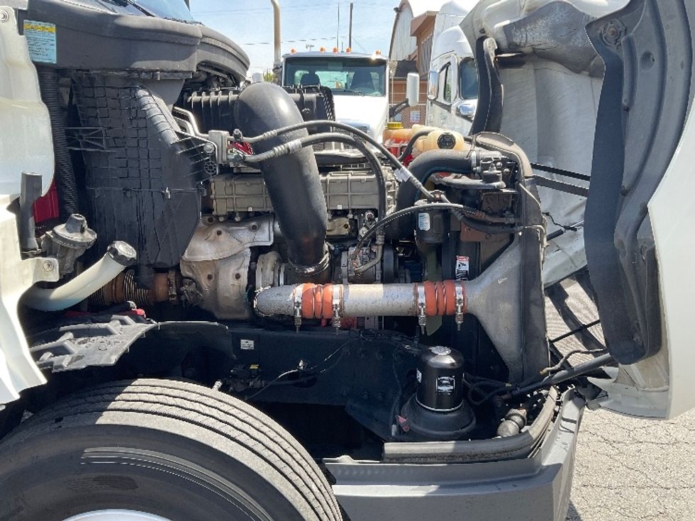 Day Cab Tractor-Heavy Duty Tractors-Freightliner-2018-T12664ST-Tacoma-WA-489,208\n\t\tmiles-$ 34,500 - Image 15