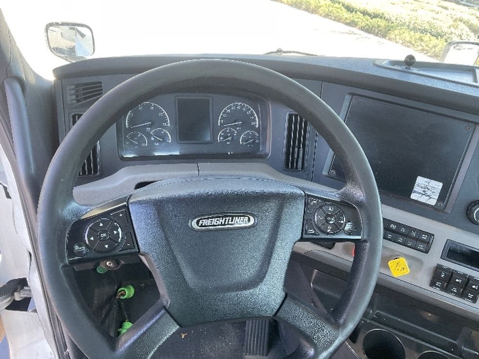 Day Cab Tractor-Heavy Duty Tractors-Freightliner-2018-T12664ST-Tampa-FL-454,020\n\t\tmiles-$ 38,000 - Image 11