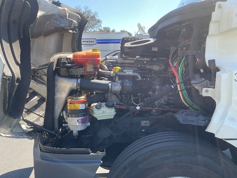 Day Cab Tractor-Heavy Duty Tractors-Freightliner-2018-T12664ST-Tampa-FL-454,020\n\t\tmiles-$ 38,000 - Image 16