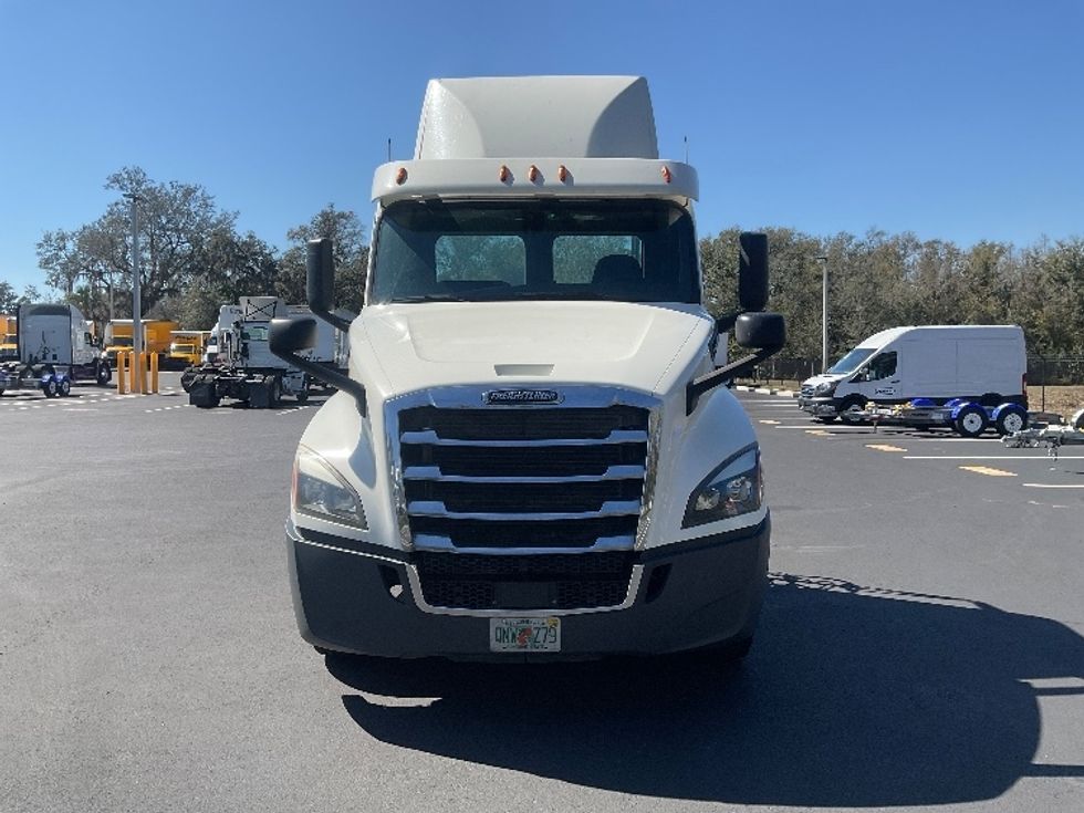 Day Cab Tractor-Heavy Duty Tractors-Freightliner-2018-T12664ST-Tampa-FL-454,020\n\t\tmiles-$ 38,000 - Image 2