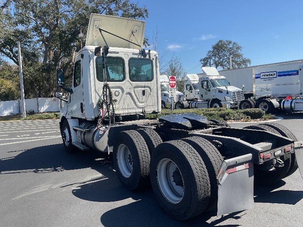 Day Cab Tractor-Heavy Duty Tractors-Freightliner-2018-T12664ST-Tampa-FL-454,020\n\t\tmiles-$ 38,000 - Image 5
