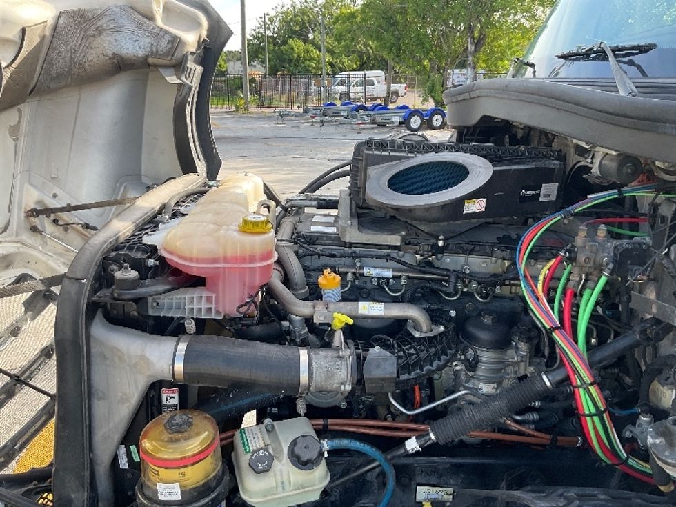 Day Cab Tractor-Heavy Duty Tractors-Freightliner-2018-T12664ST-Tampa-FL-520,354\n\t\tmiles-$ 37,750 - Image 16