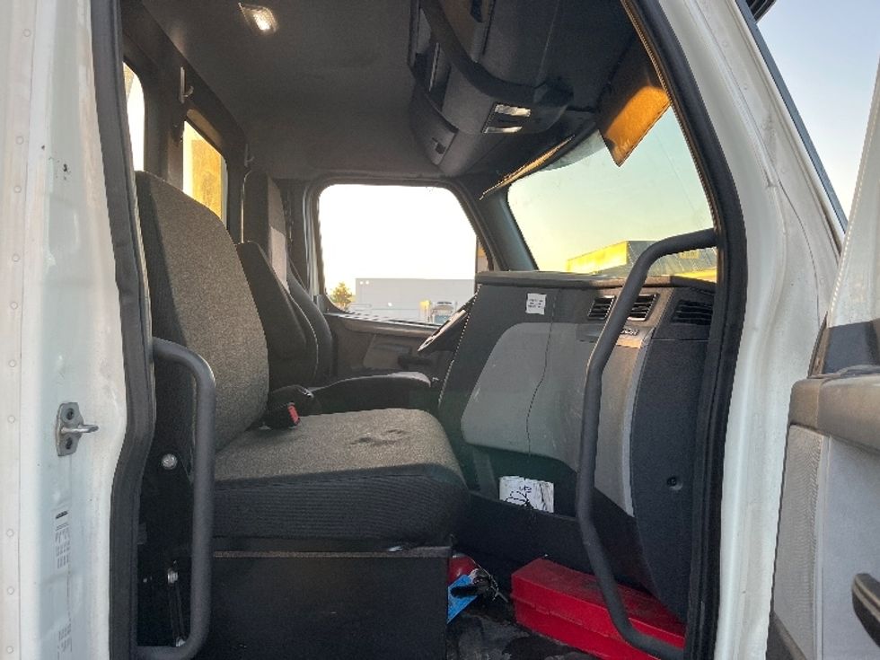 Day Cab Tractor-Heavy Duty Tractors-Freightliner-2018-T12664ST-Torrance-CA-256,281\n\t\tmiles-$ 64,000 - Image 14