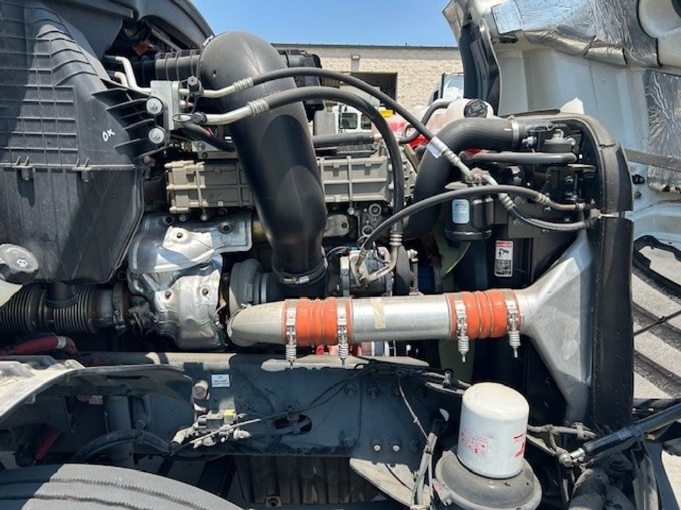 Day Cab Tractor-Heavy Duty Tractors-Freightliner-2018-T12664ST-Torrance-CA-260,515\n\t\tmiles-$ 53,750 - Image 15