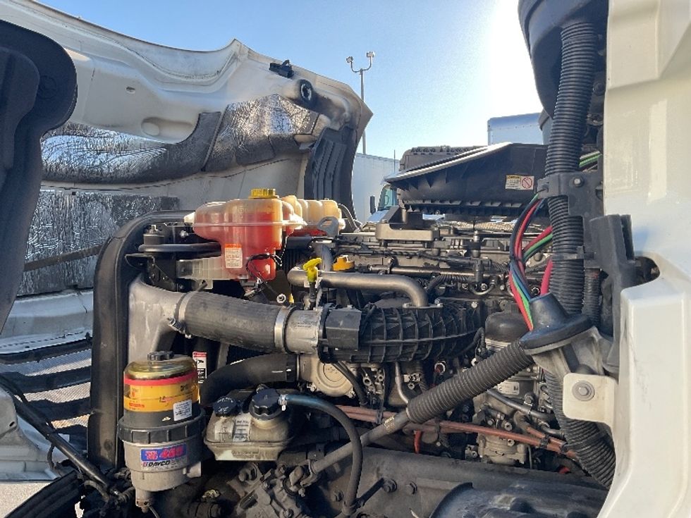 Day Cab Tractor-Heavy Duty Tractors-Freightliner-2018-T12664ST-Torrance-CA-279,306\n\t\tmiles-$ 49,750 - Image 16