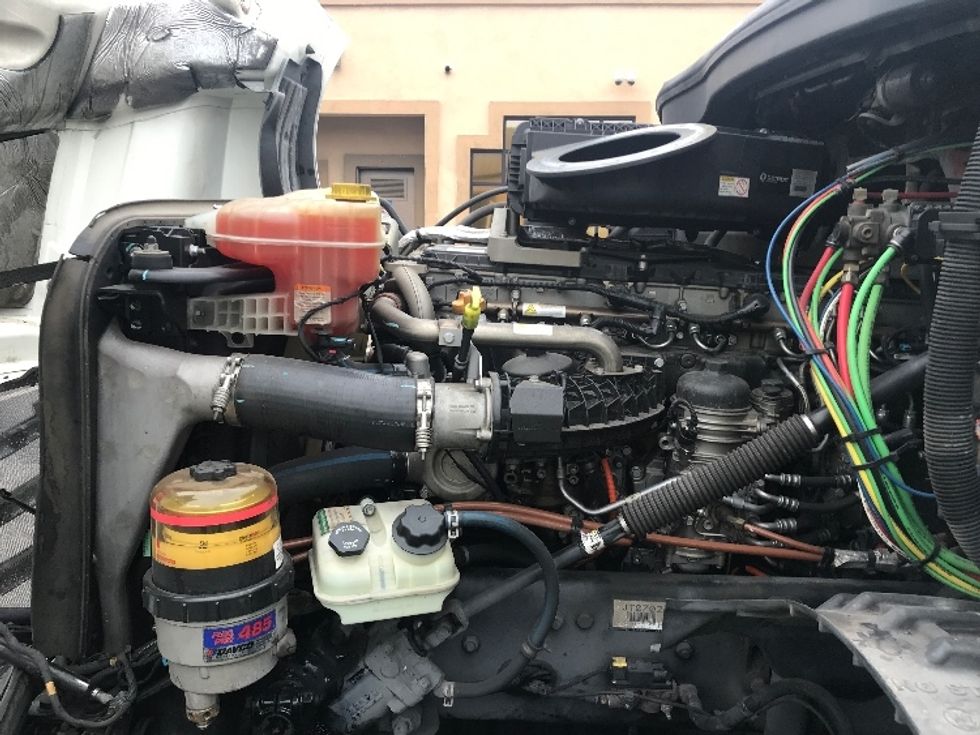 Day Cab Tractor-Heavy Duty Tractors-Freightliner-2018-T12664ST-Torrance-CA-337,802\n\t\tmiles-$ 46,000 - Image 16